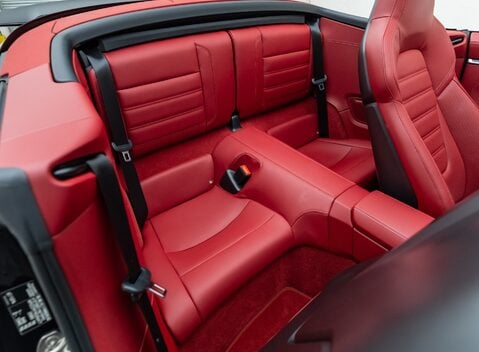 Porsche 911 Turbo S CABRIOLET (992) 19