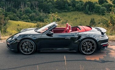 Porsche 911 Turbo S CABRIOLET (992) 3