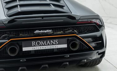 Lamborghini Huracan STERRATO 26