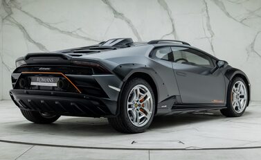 Lamborghini Huracan STERRATO 6