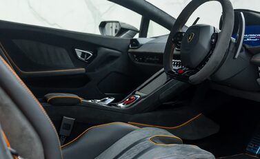 Lamborghini Huracan STERRATO 13