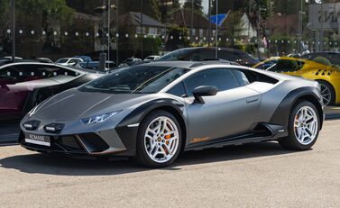 Lamborghini Huracan STERRATO 2