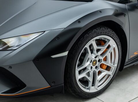 Lamborghini Huracan STERRATO 29