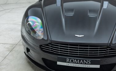 Aston Martin DBS V12 30