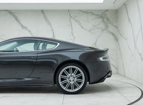 Aston Martin DBS V12 38