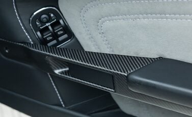 Aston Martin DBS V12 28