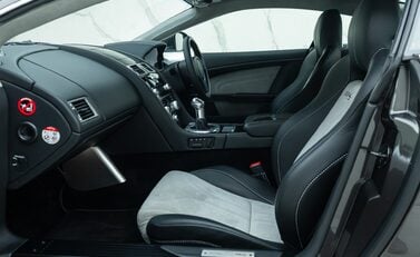 Aston Martin DBS V12 17