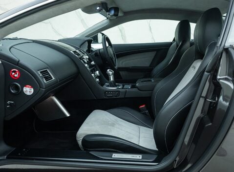 Aston Martin DBS V12 17