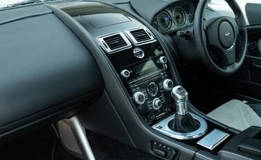 Aston Martin DBS V12 18