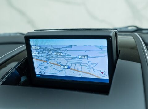 Aston Martin DBS V12 20