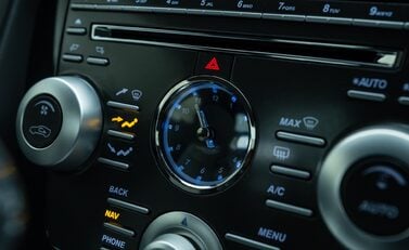 Aston Martin DBS V12 22