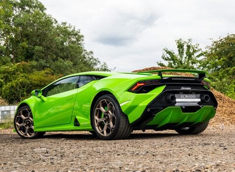 Lamborghini Huracan TECNICA 4