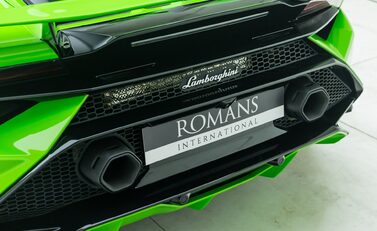 Lamborghini Huracan TECNICA 36