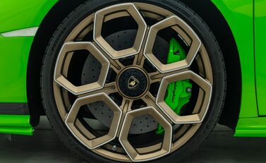 Lamborghini Huracan TECNICA 27