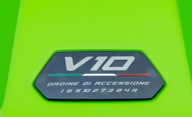 Lamborghini Huracan TECNICA 35