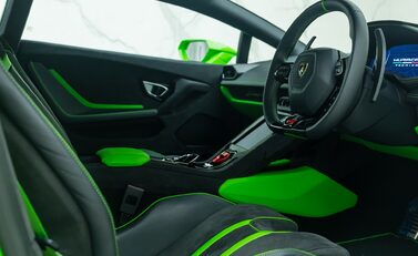 Lamborghini Huracan TECNICA 13