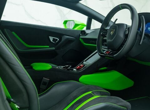 Lamborghini Huracan TECNICA 13