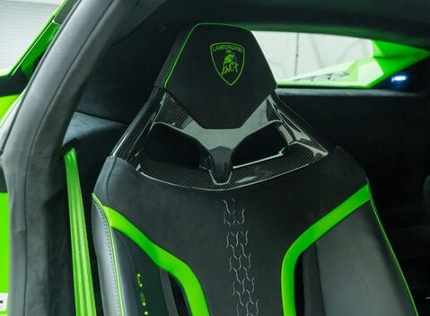 Lamborghini Huracan TECNICA 15