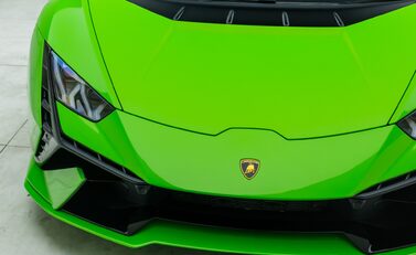 Lamborghini Huracan TECNICA 28