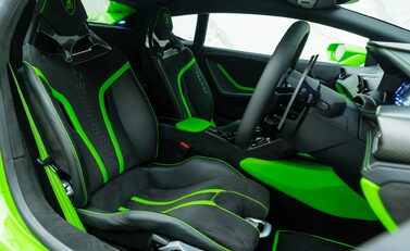 Lamborghini Huracan TECNICA 14