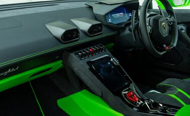 Lamborghini Huracan TECNICA 17