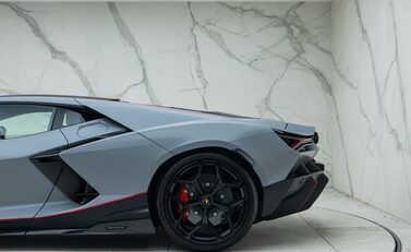 Lamborghini Revuelto 53