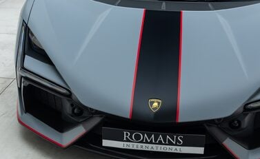 Lamborghini Revuelto 29