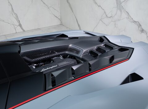 Lamborghini Revuelto 43