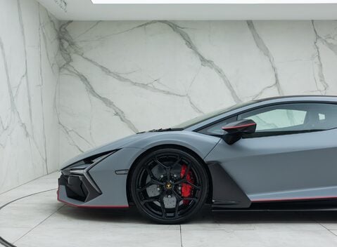 Lamborghini Revuelto 52