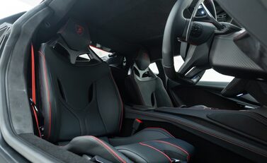 Lamborghini Revuelto 15