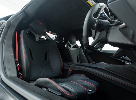 Lamborghini Revuelto 15