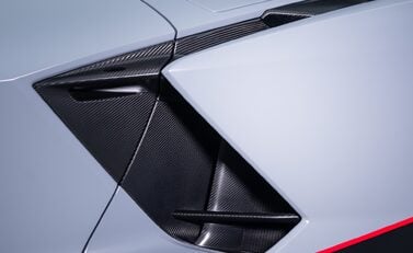 Lamborghini Revuelto 41