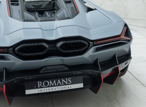 Lamborghini Revuelto 30