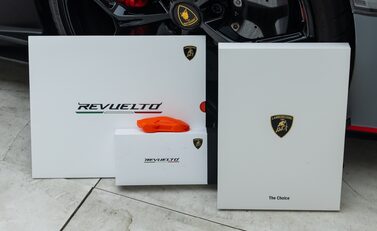 Lamborghini Revuelto 49