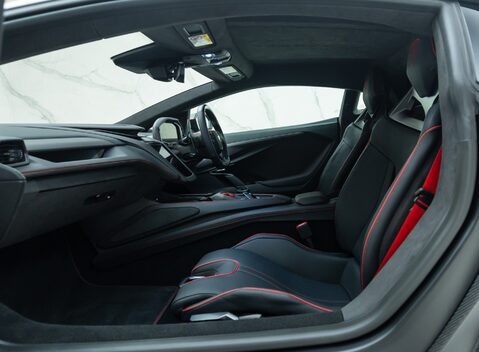 Lamborghini Revuelto 17