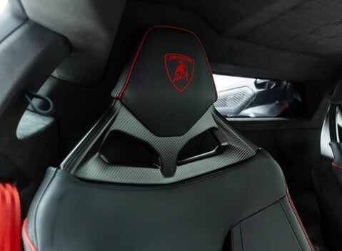 Lamborghini Revuelto 16