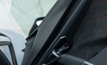 Lamborghini Revuelto 26