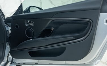 Aston Martin DBS Superleggera 25