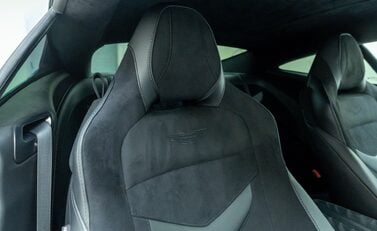 Aston Martin DBS Superleggera 14