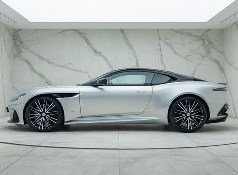 Aston Martin DBS Superleggera 5