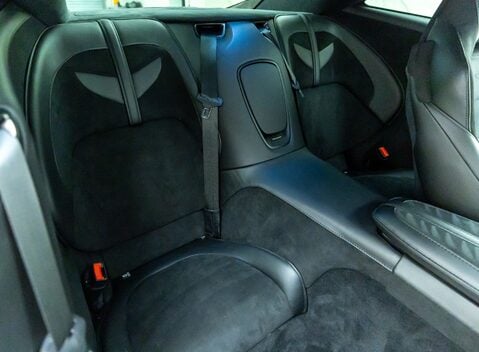 Aston Martin DBS Superleggera 15