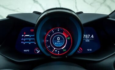 Aston Martin DBS Superleggera 18