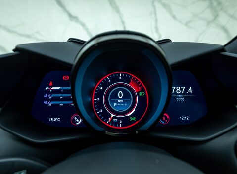 Aston Martin DBS Superleggera 18