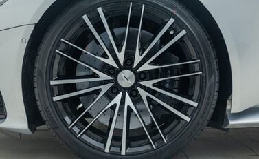 Aston Martin DBS Superleggera 28