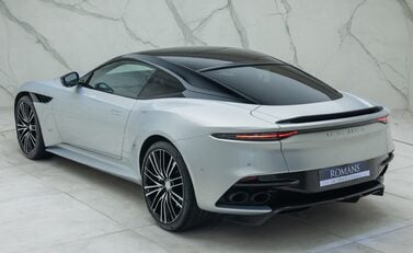 Aston Martin DBS Superleggera 11