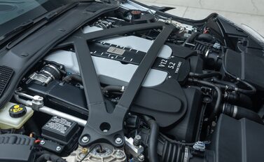 Aston Martin DBS Superleggera 40