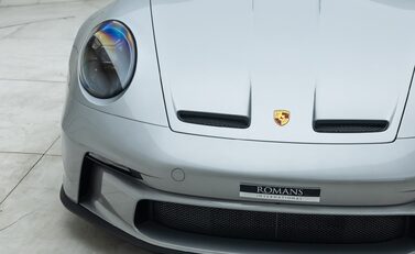 Porsche 911 GT3 TOURING (992) 33