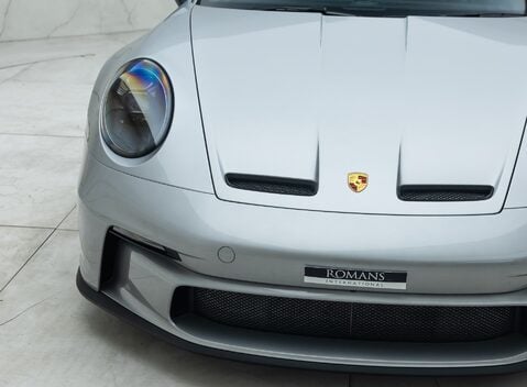 Porsche 911 GT3 TOURING (992) 33