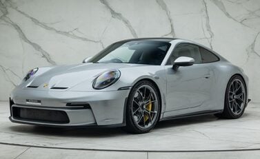 Porsche 911 GT3 TOURING (992) 1
