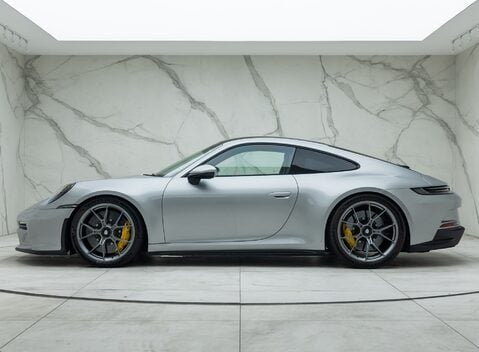 Porsche 911 GT3 TOURING (992) 5